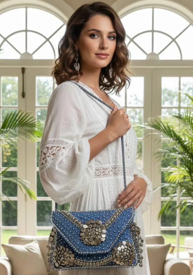Irina Clutch Lotus & Lace